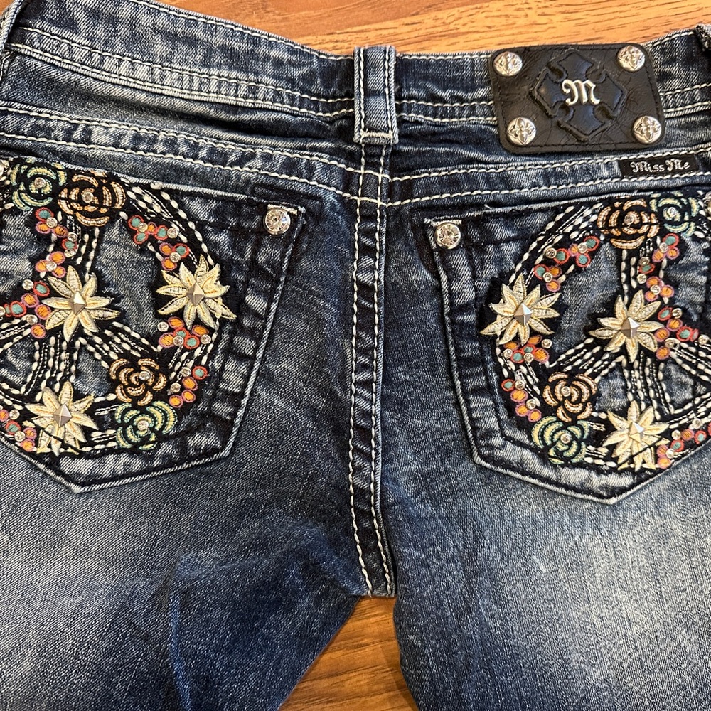 🩷Miss Me Sz 28 Women’s jeans 🩷